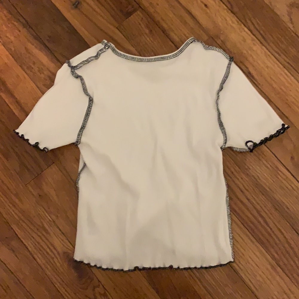 Cropped tee! - Picture 3 of 3